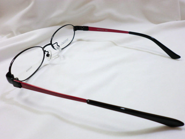 http://www.washin-optical.co.jp/blog/ladies/%E3%83%9E%E3%83%83%E3%82%AF%E3%82%B9%EF%BC%86%E3%82%B3%E3%83%BC%E3%80%81%E3%83%96%E3%83%A9%E3%83%83%E3%82%AF.JPG