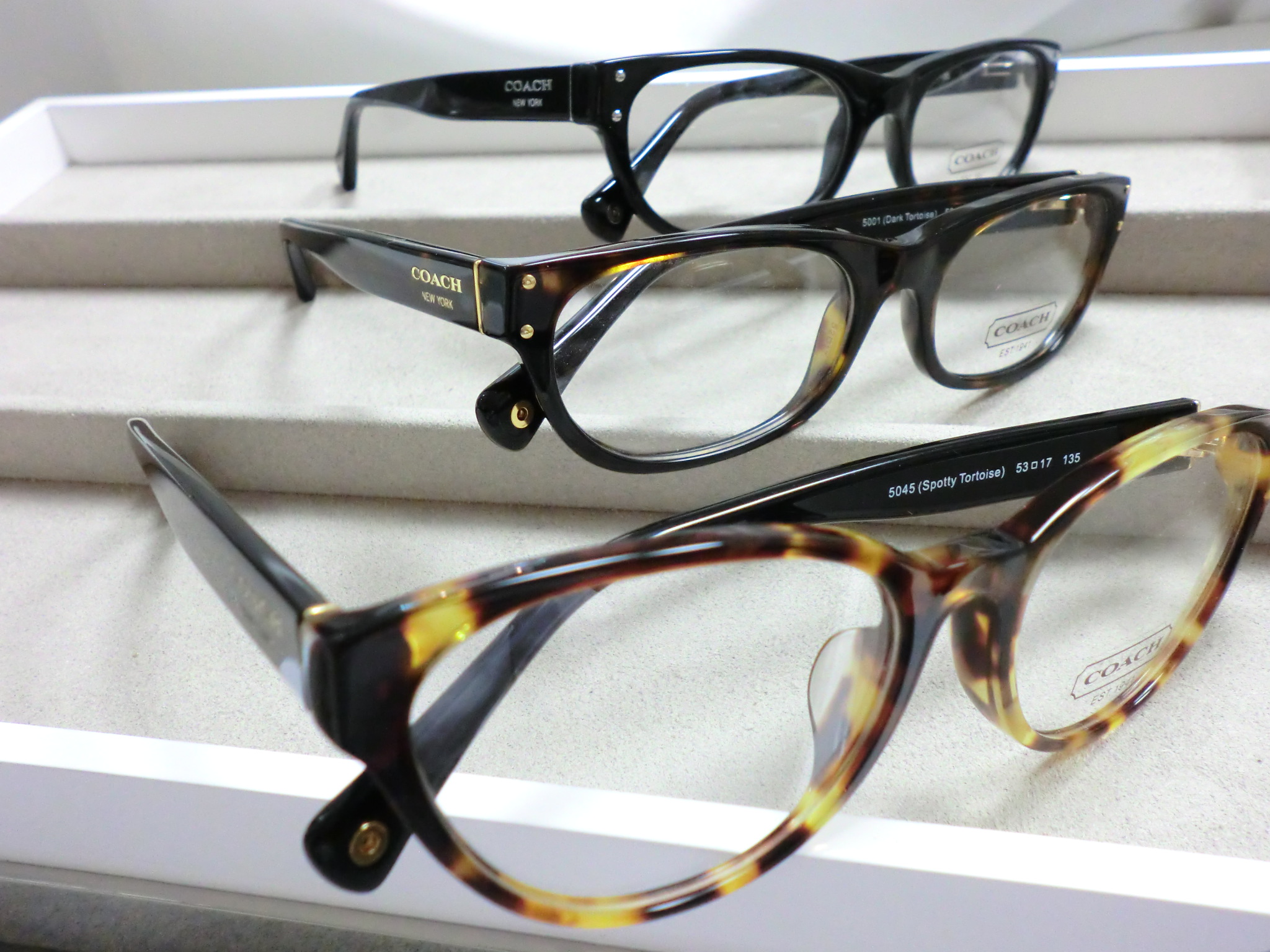 http://www.washin-optical.co.jp/blog/ladies/%EF%BD%BE%EF%BE%99%E3%81%AE%E3%81%BF.JPG