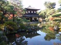 紅葉の銀閣寺.jpg